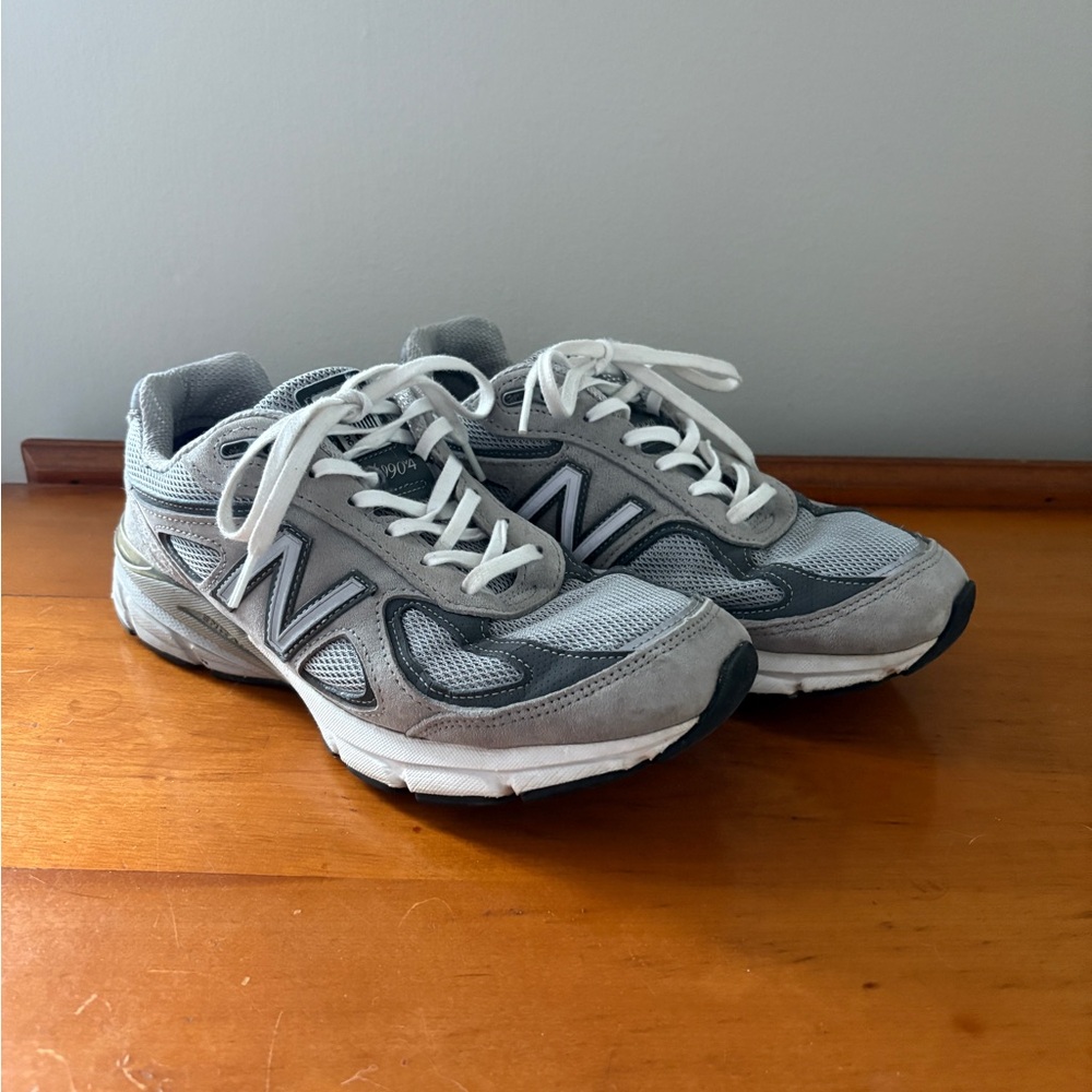 New Balance 990 v4